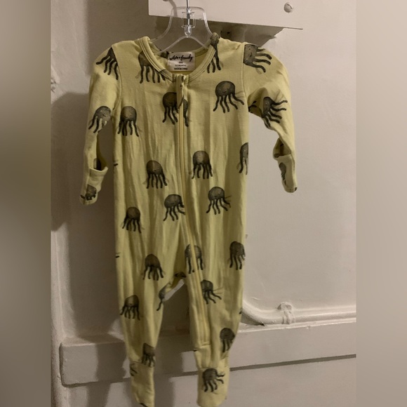 Baby clothes. Wilson and Frenchy zipper jumpsuit and snap button onesie. - Picture 4 of 7